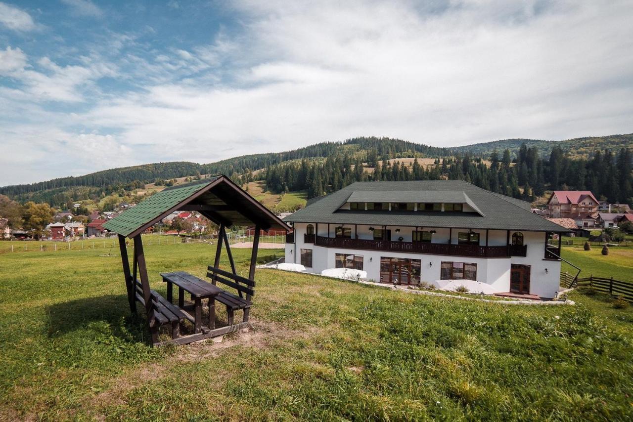 Hotel Conacul Domnitei Voroneț Exteriér fotografie