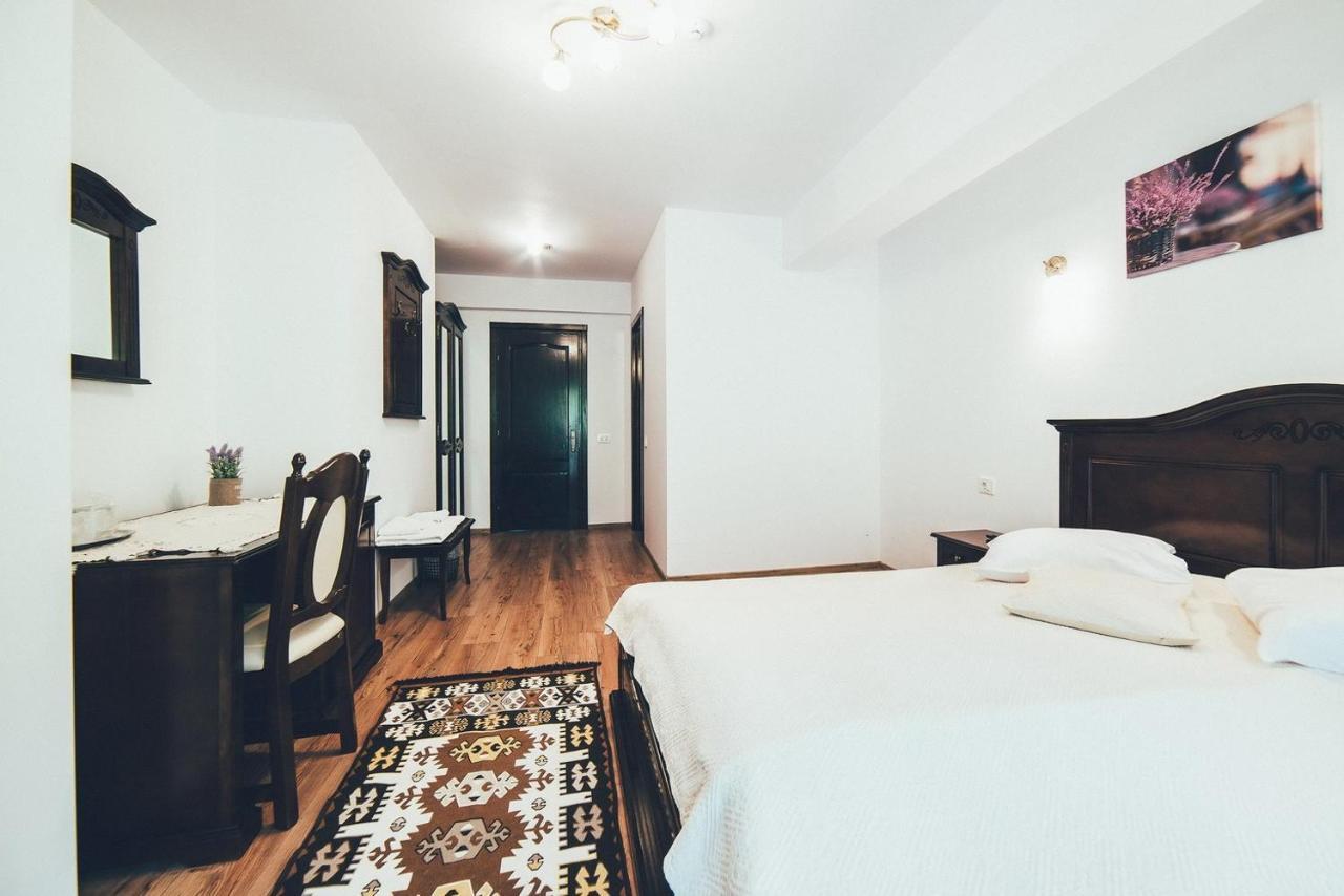 Hotel Conacul Domnitei Voroneț Exteriér fotografie