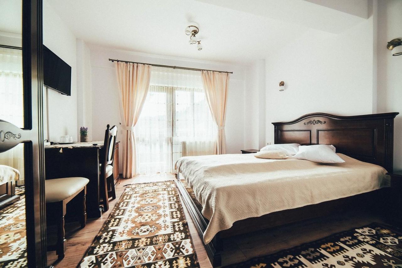 Hotel Conacul Domnitei Voroneț Exteriér fotografie